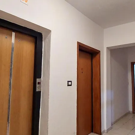 شقة Penthouse Of Downtown تيرانا