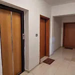 Penthouse Of Downtown Apartamento Tirana