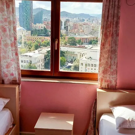 Penthouse Of Downtown דירה טיראנה
