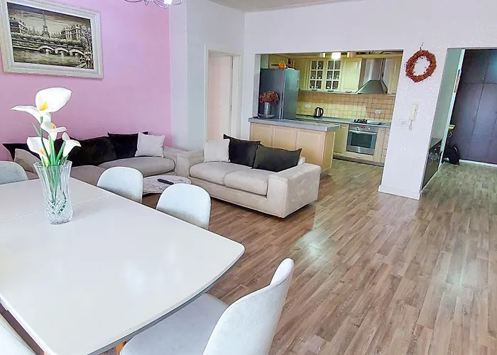Penthouse Of Downtown * ティラナ